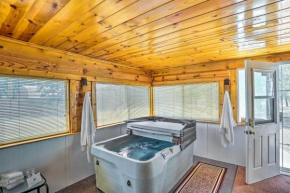 Mtn Gate Guest House with Private Hot Tub!, Shasta Lake